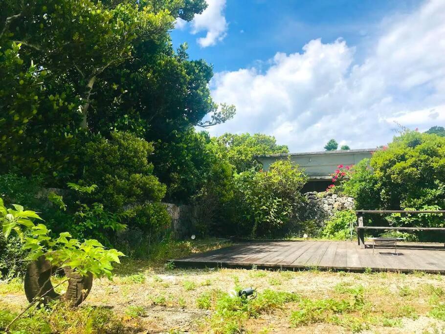 Totono House 満天の星空 テントサウナ Bbq 元有形文化財を1棟貸切 浜比嘉島 Country house